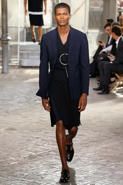 Look 1